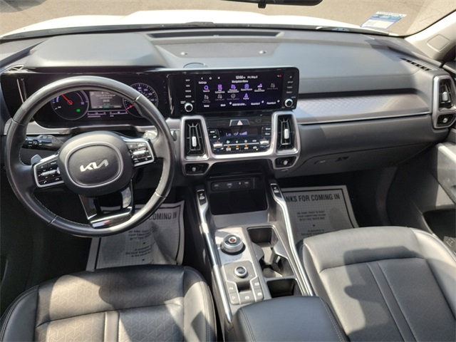 Vehicle image 23 of 33