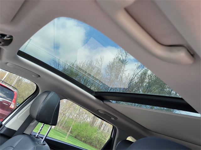 Vehicle image 20 of 33