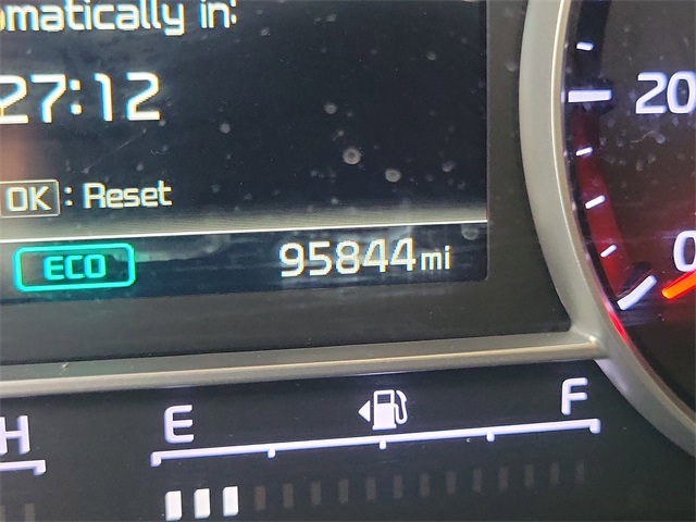 Vehicle image 10 of 33