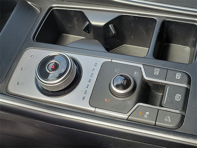 Vehicle image 18 of 33