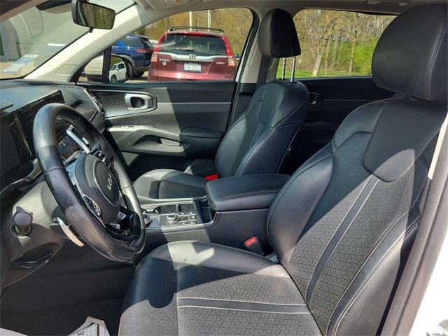 Vehicle image 5 of 33
