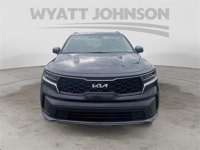 Vehicle image 3 of 14