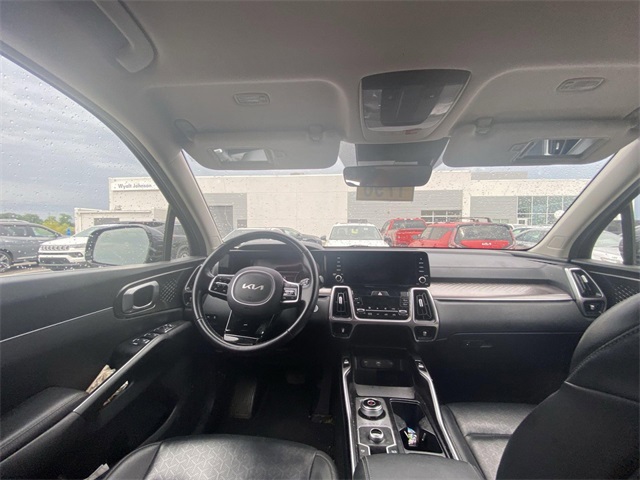 Vehicle image 13 of 14