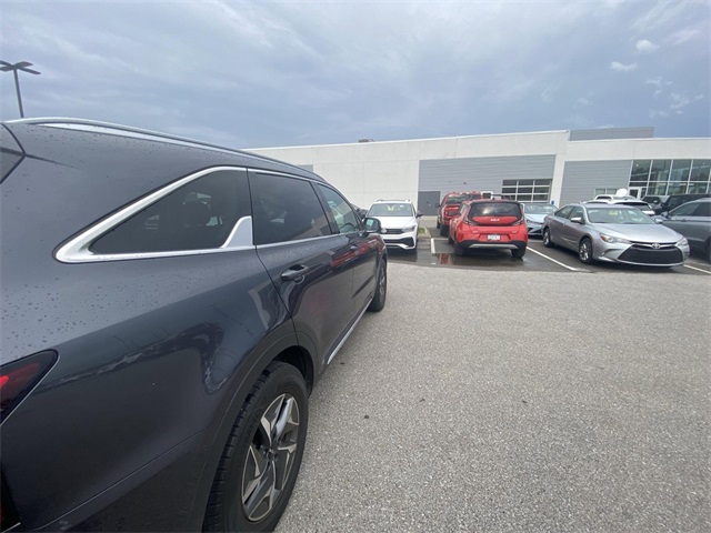 Vehicle image 10 of 14