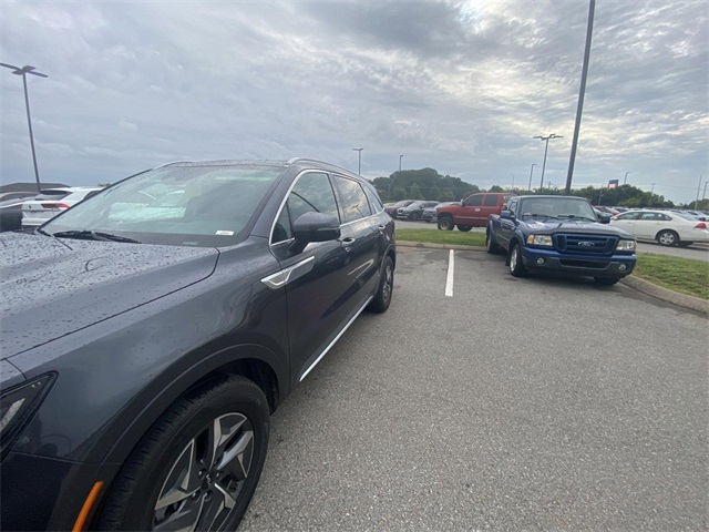 Vehicle image 2 of 14