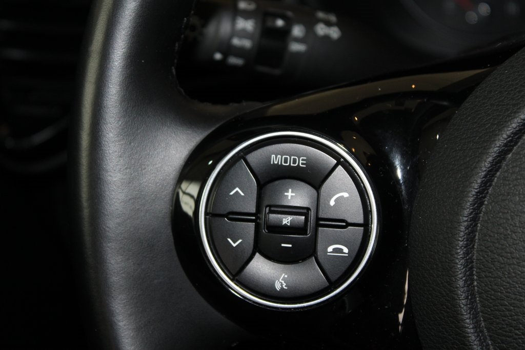 Vehicle image 18 of 41