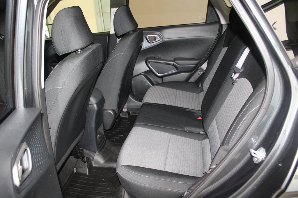 Vehicle image 16 of 41