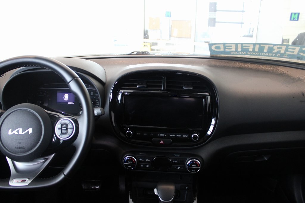 Vehicle image 21 of 41