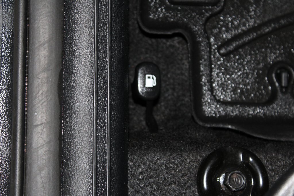 Vehicle image 14 of 41