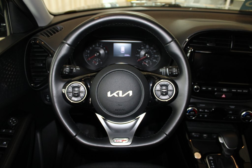 Vehicle image 17 of 41