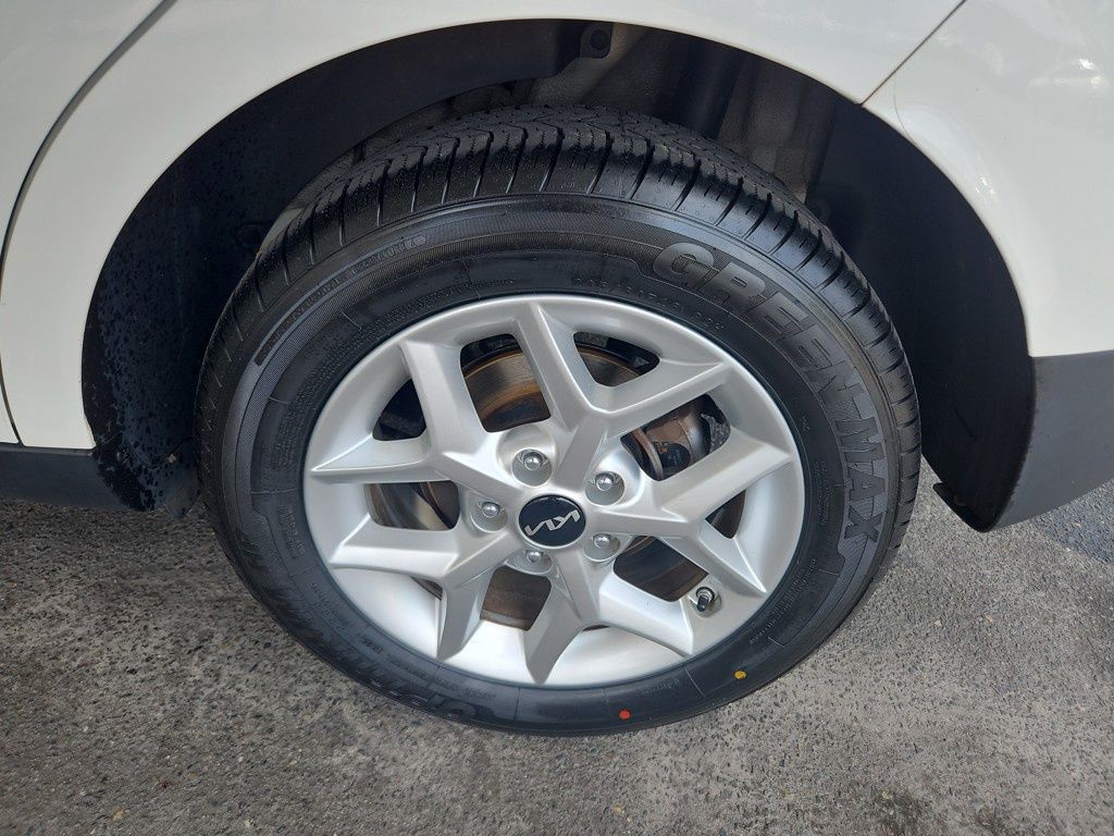 Vehicle image 26 of 27