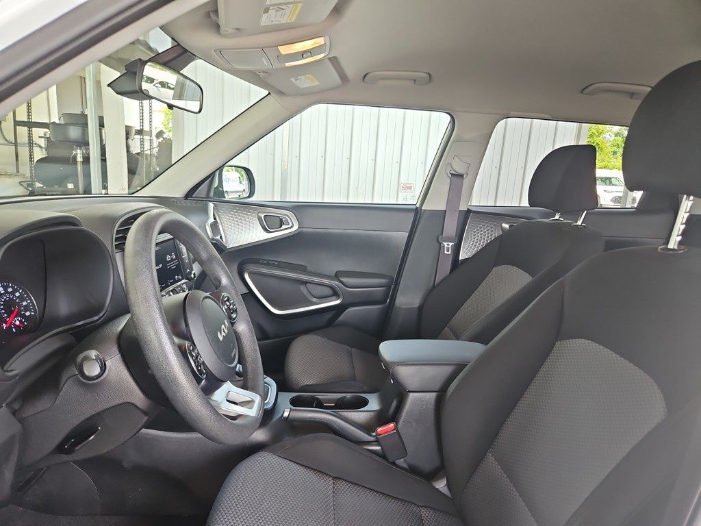 Vehicle image 12 of 27