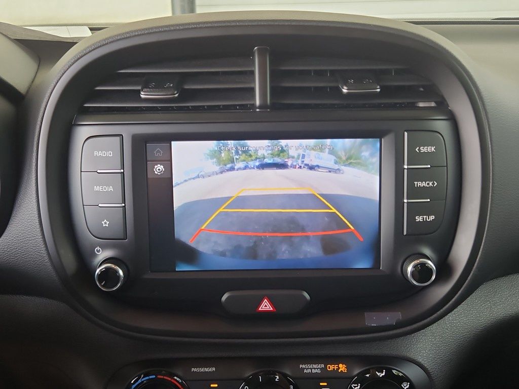 Vehicle image 21 of 27