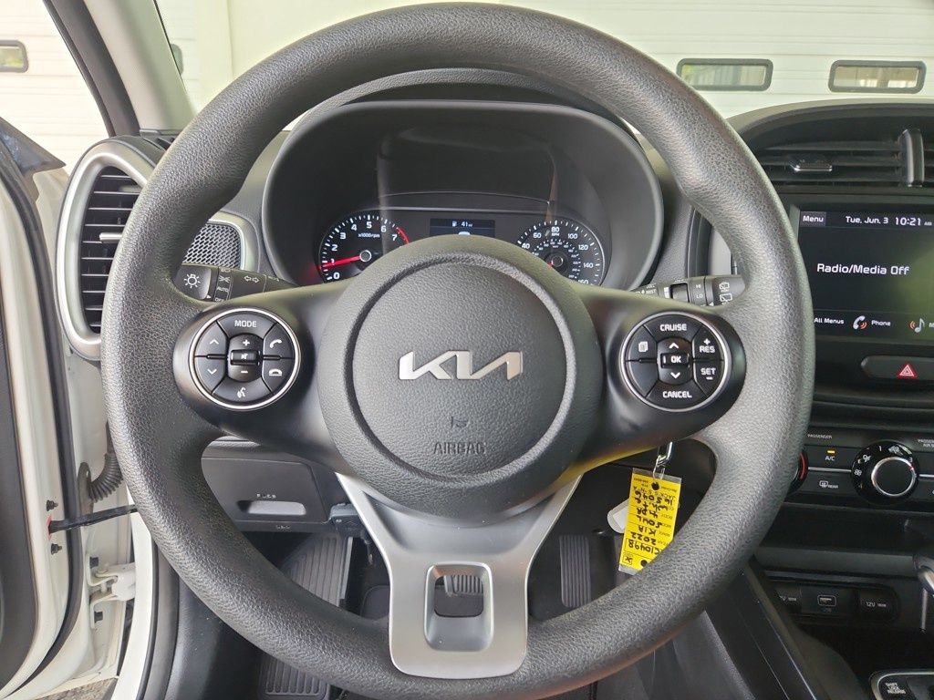Vehicle image 15 of 27