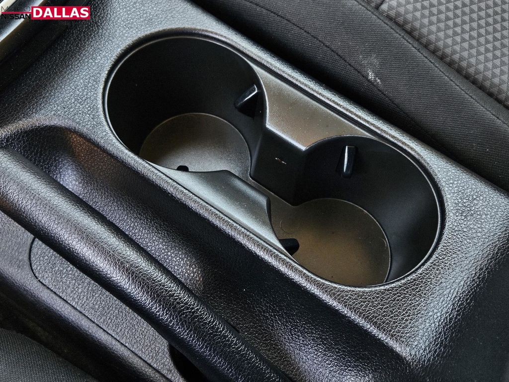 Vehicle image 26 of 30