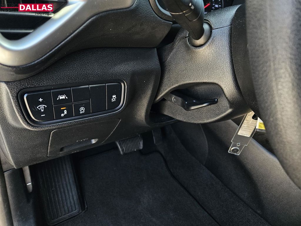 Vehicle image 19 of 30