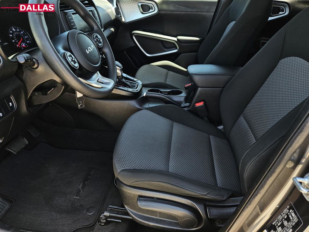 Vehicle image 18 of 30