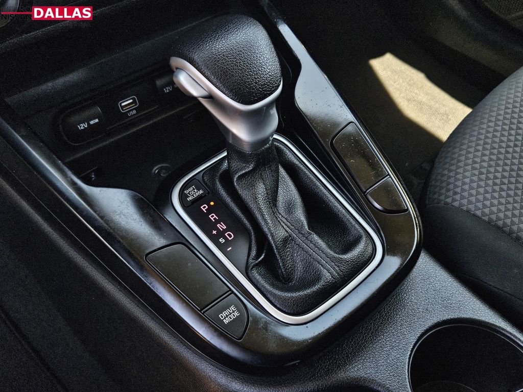 Vehicle image 25 of 30