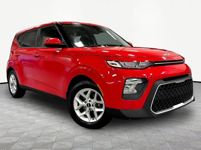 2022 Kia Soul LX Image 3 of 36