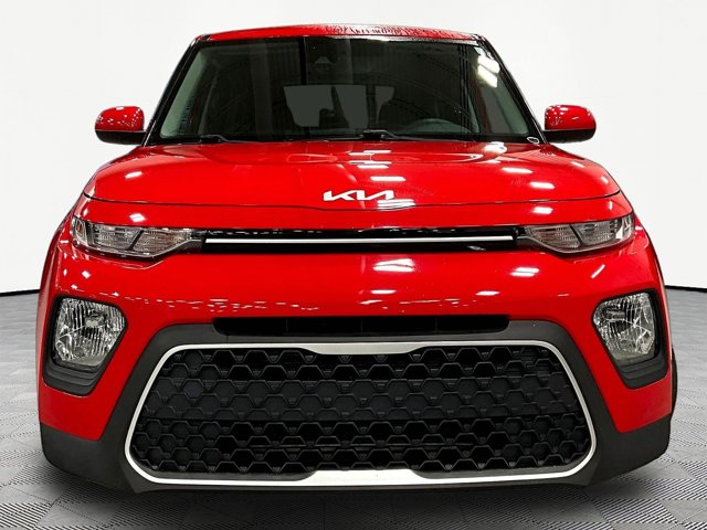 2022 Kia Soul LX Image 2 of 36