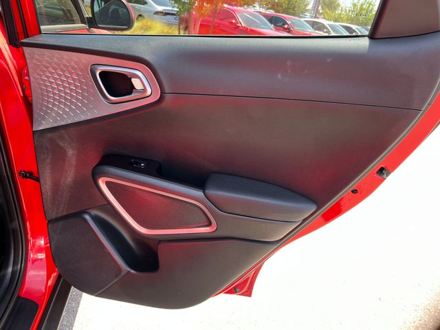 Vehicle image 26 of 28