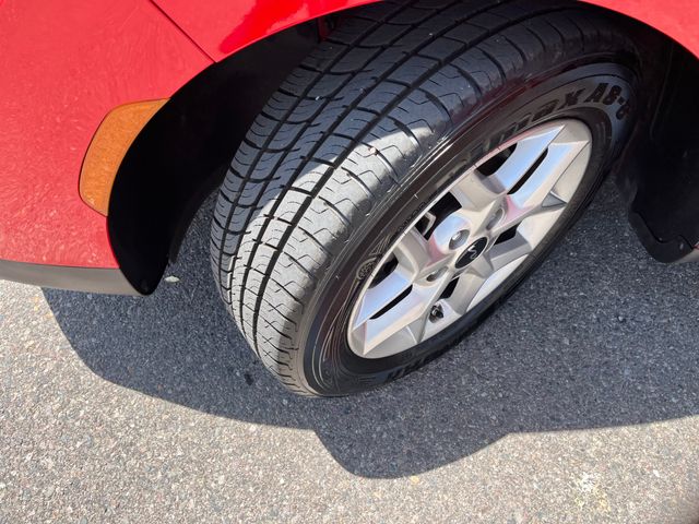 Vehicle image 11 of 28