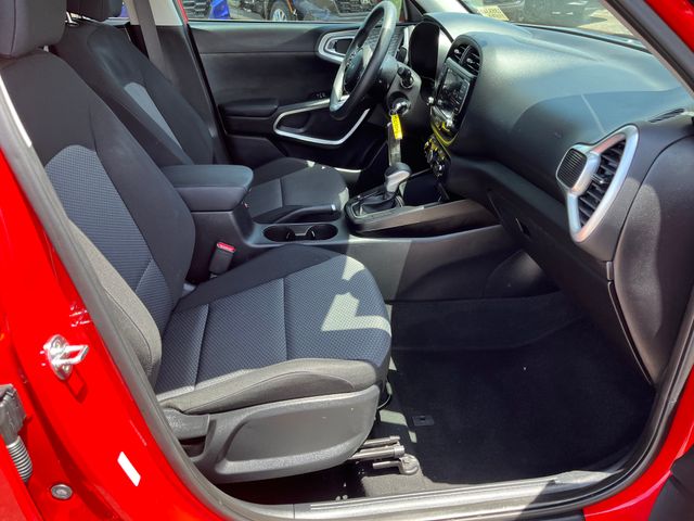 Vehicle image 13 of 28