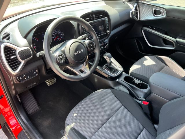 Vehicle image 17 of 28