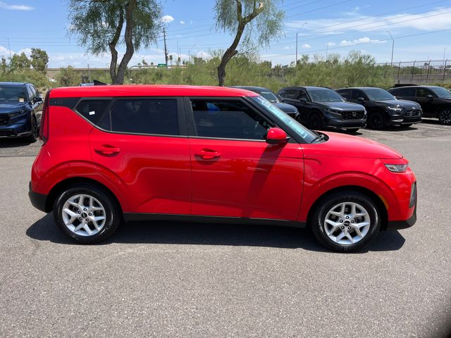 Vehicle image 4 of 28