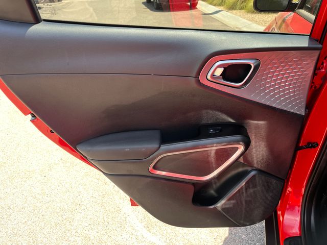 Vehicle image 25 of 28