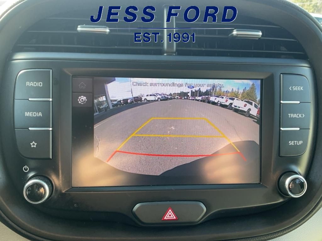 Vehicle image 16 of 17