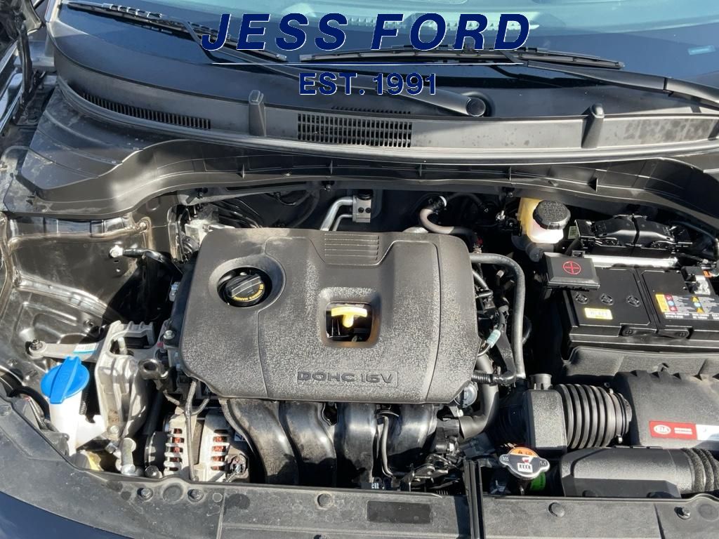 Vehicle image 15 of 17