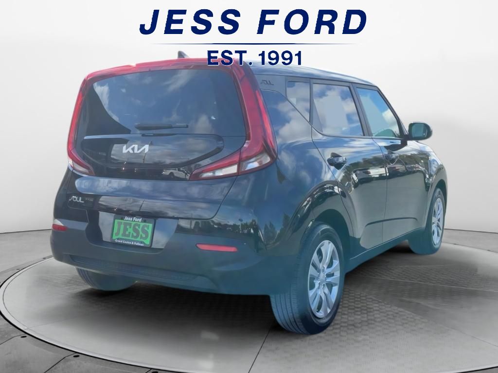 Vehicle image 5 of 17