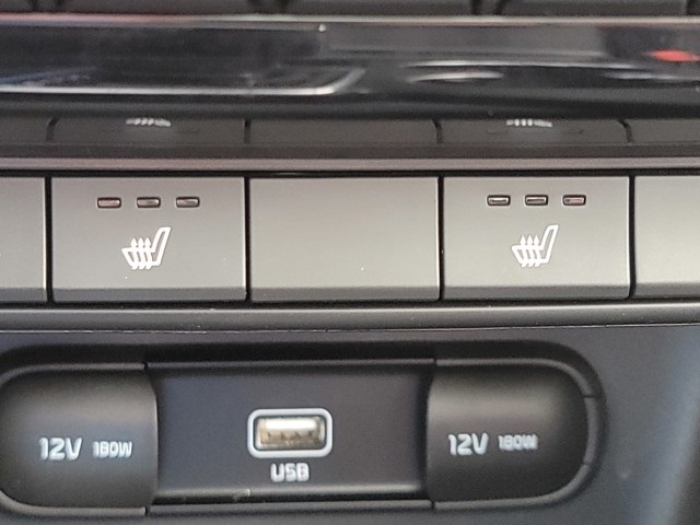 Vehicle image 31 of 43