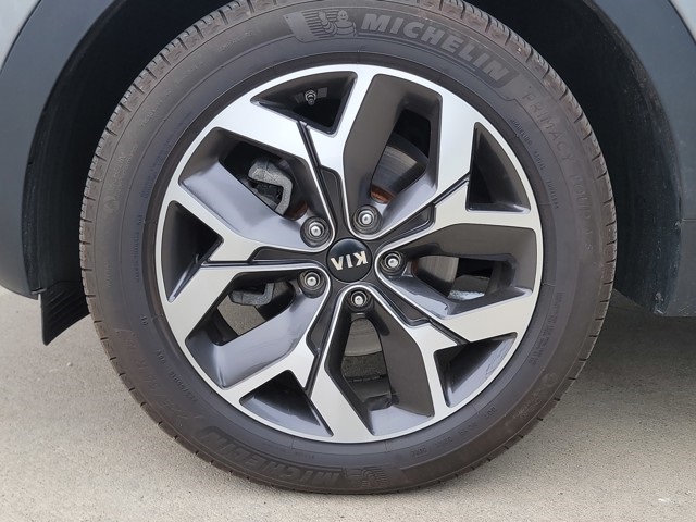 Vehicle image 11 of 43