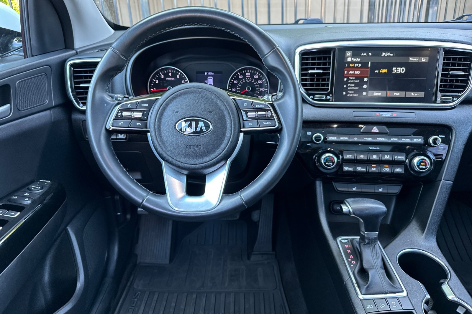 Vehicle image 14 of 30