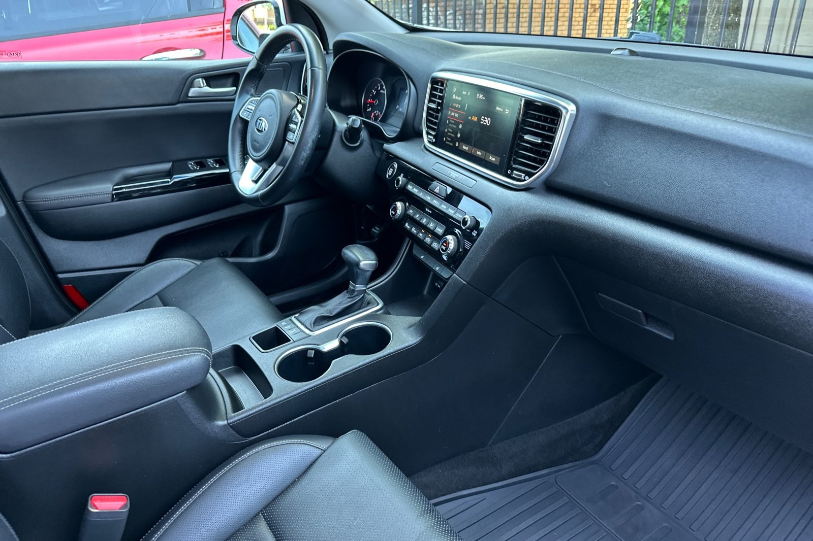 Vehicle image 16 of 30