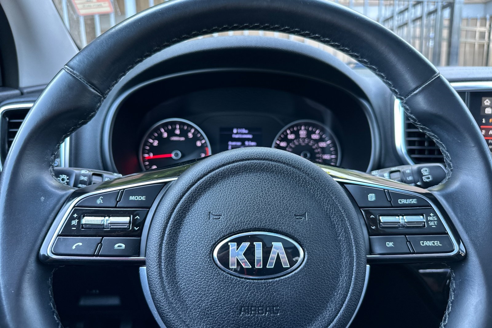 Vehicle image 23 of 30