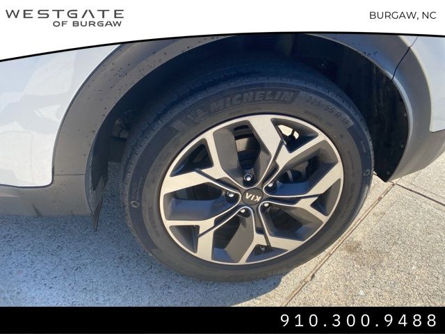 Vehicle image 12 of 31