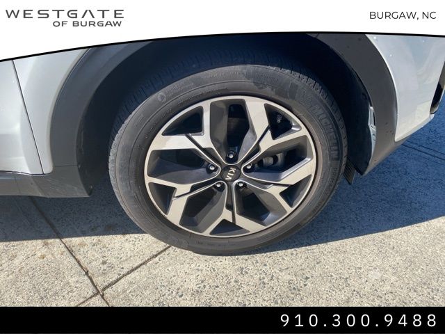 Vehicle image 9 of 31