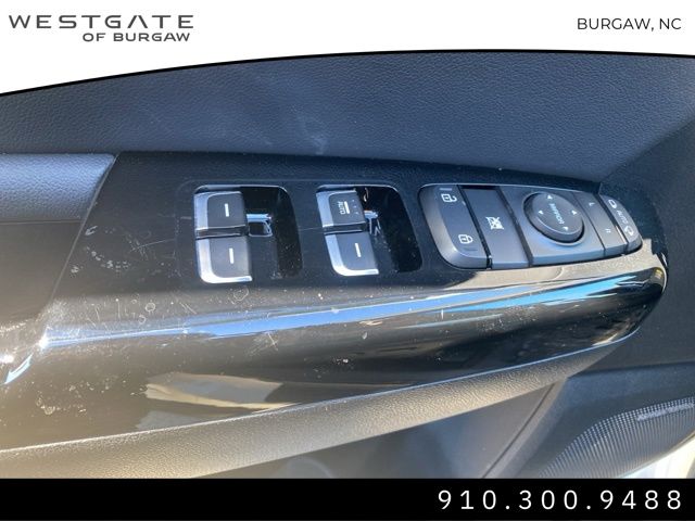 Vehicle image 13 of 31