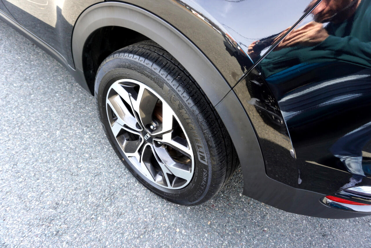 Vehicle image 6 of 22
