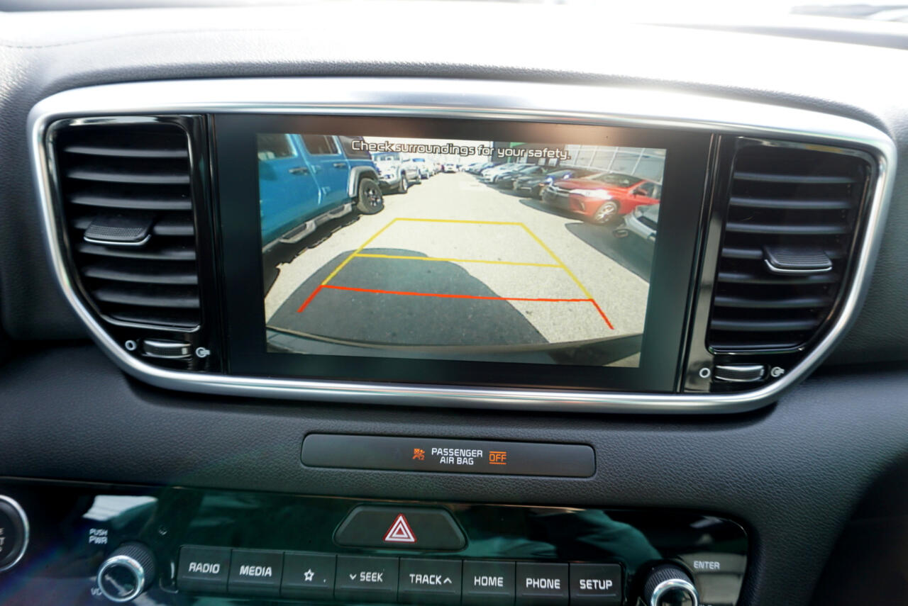 Vehicle image 17 of 22