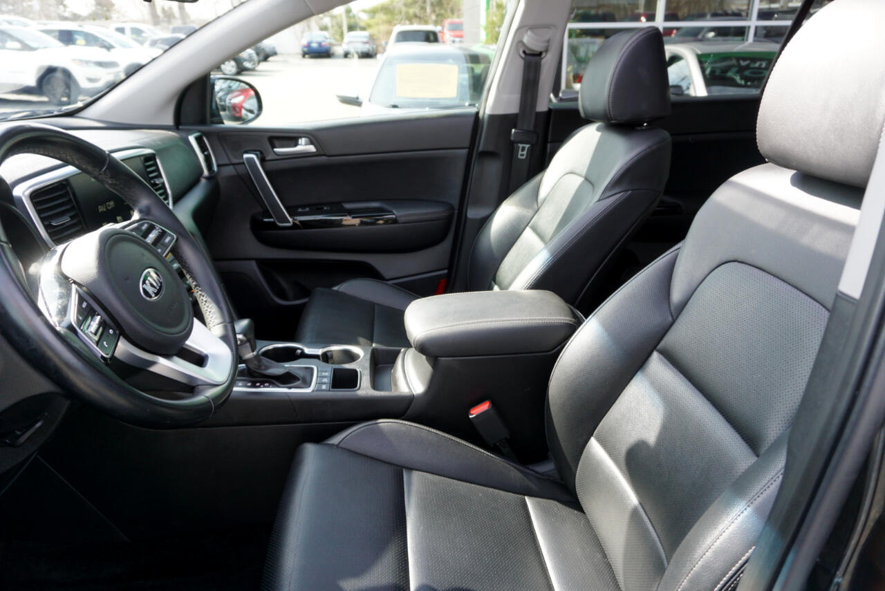 Vehicle image 13 of 22