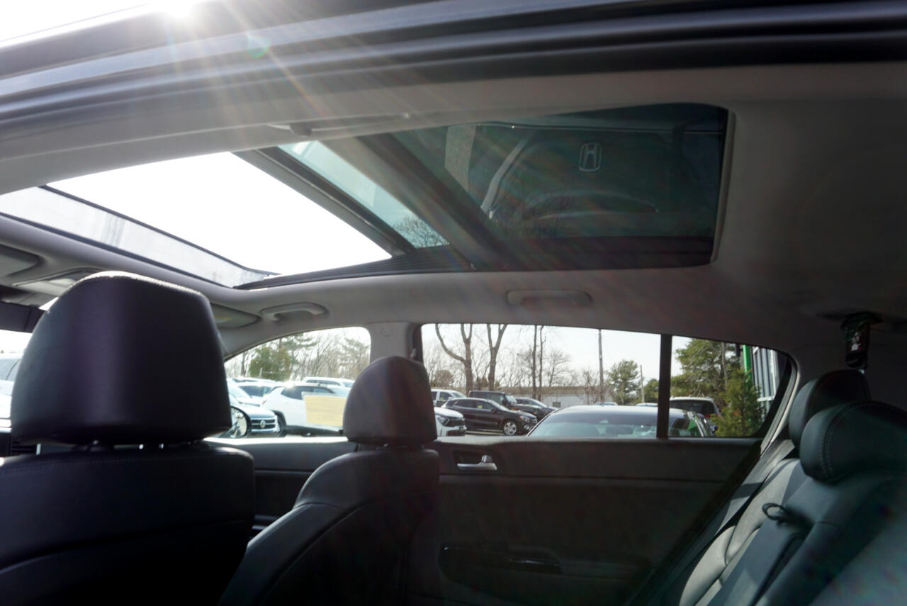 Vehicle image 10 of 22
