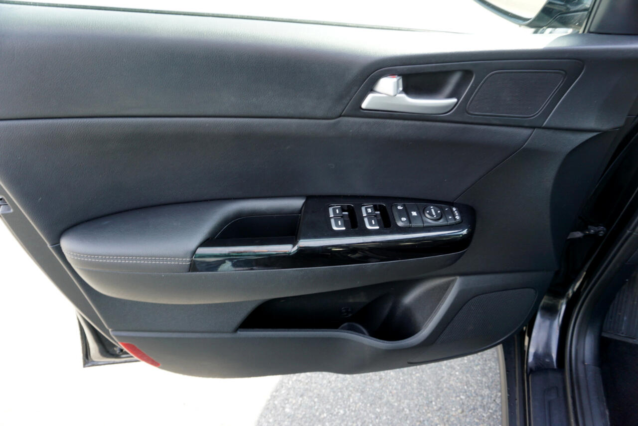 Vehicle image 11 of 22
