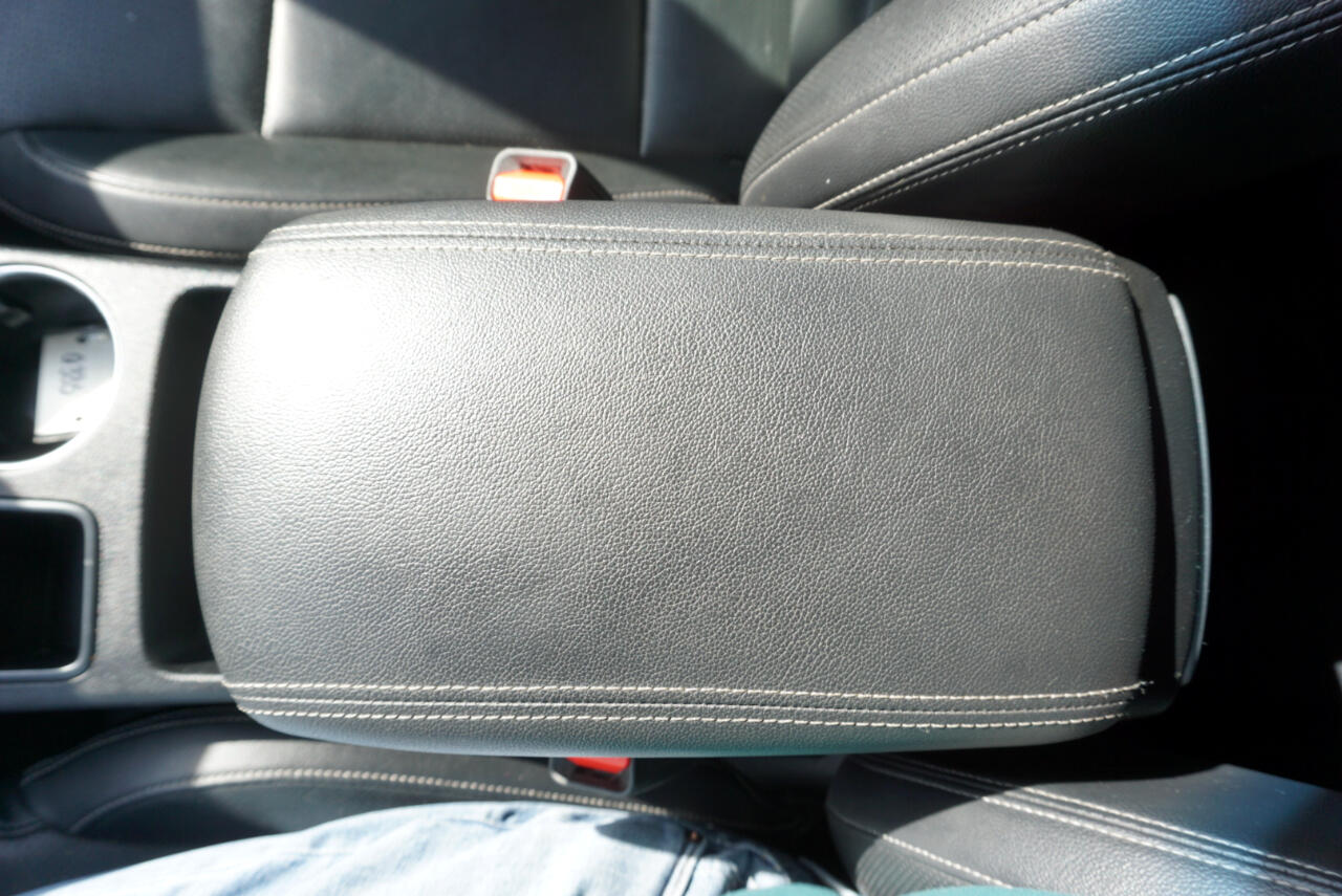 Vehicle image 21 of 22