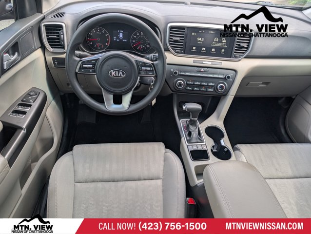 Vehicle image 10 of 21