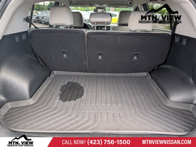 Vehicle image 8 of 21
