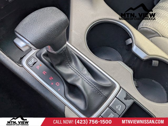 Vehicle image 16 of 21